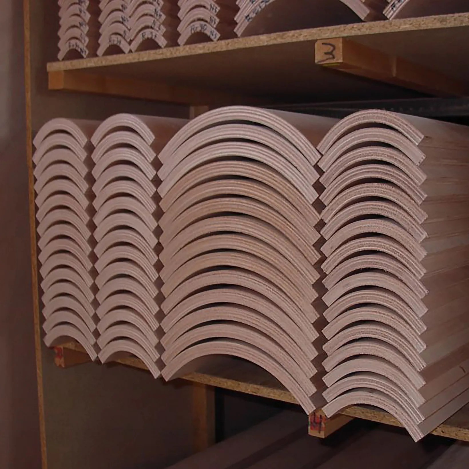 \\HI-AD01\Data\Hout Import Reuver\Webshop\Hoekprofielen\HOEKPROFIELEN.jpg